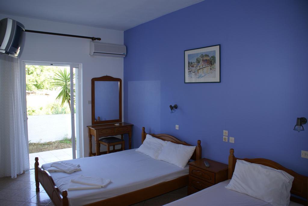 Andrianna Apartments Амудия Стая снимка