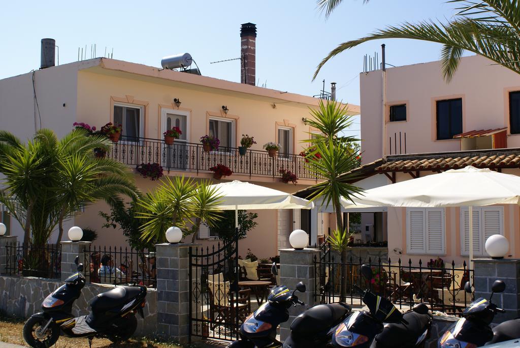 Andrianna Apartments Амудия Екстериор снимка